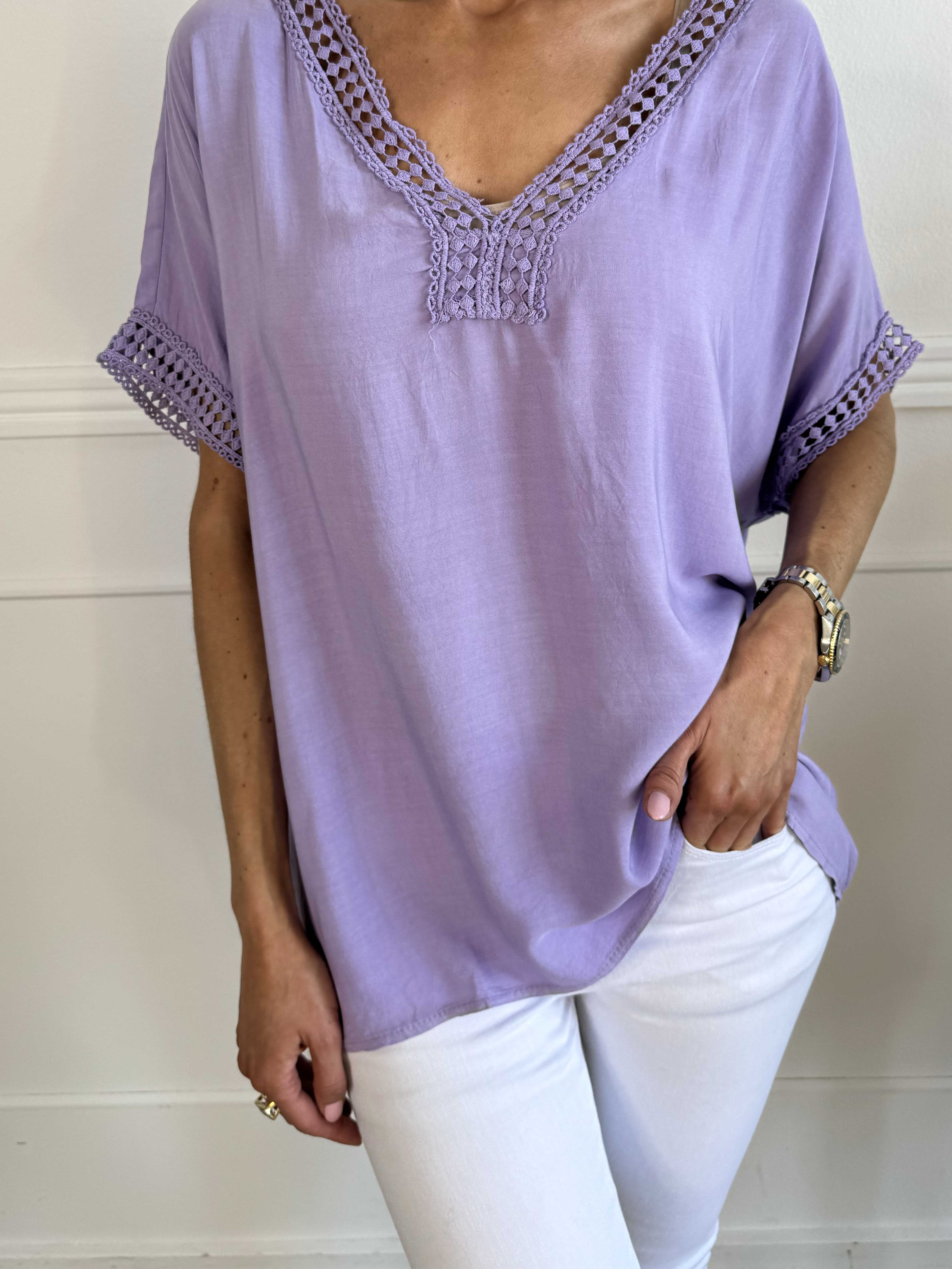 Muna - Enkel tunika i ljus viskos med broderi